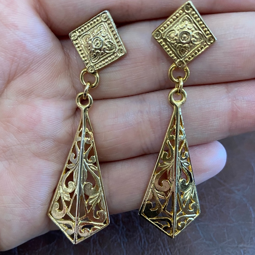 Vintage post earrings with filigree dangle.